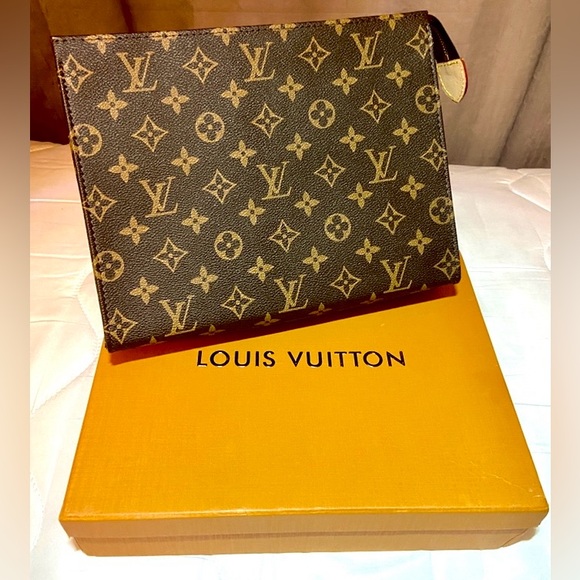 LOUIS VUITTON Monogram Toiletry Pouch 26 Cosmetic Case- New In box - Picture 1 of 14